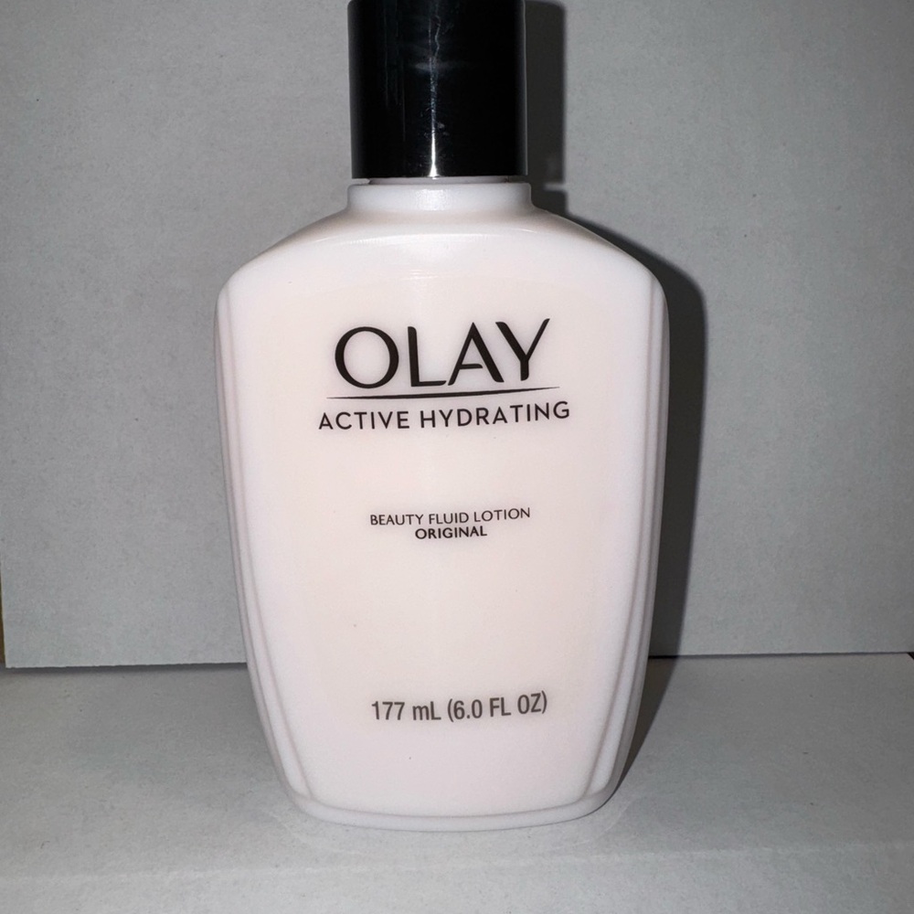 OLAY Hydrating Lotion in Pink Packaging 6.0oz - Picture 2 of 4